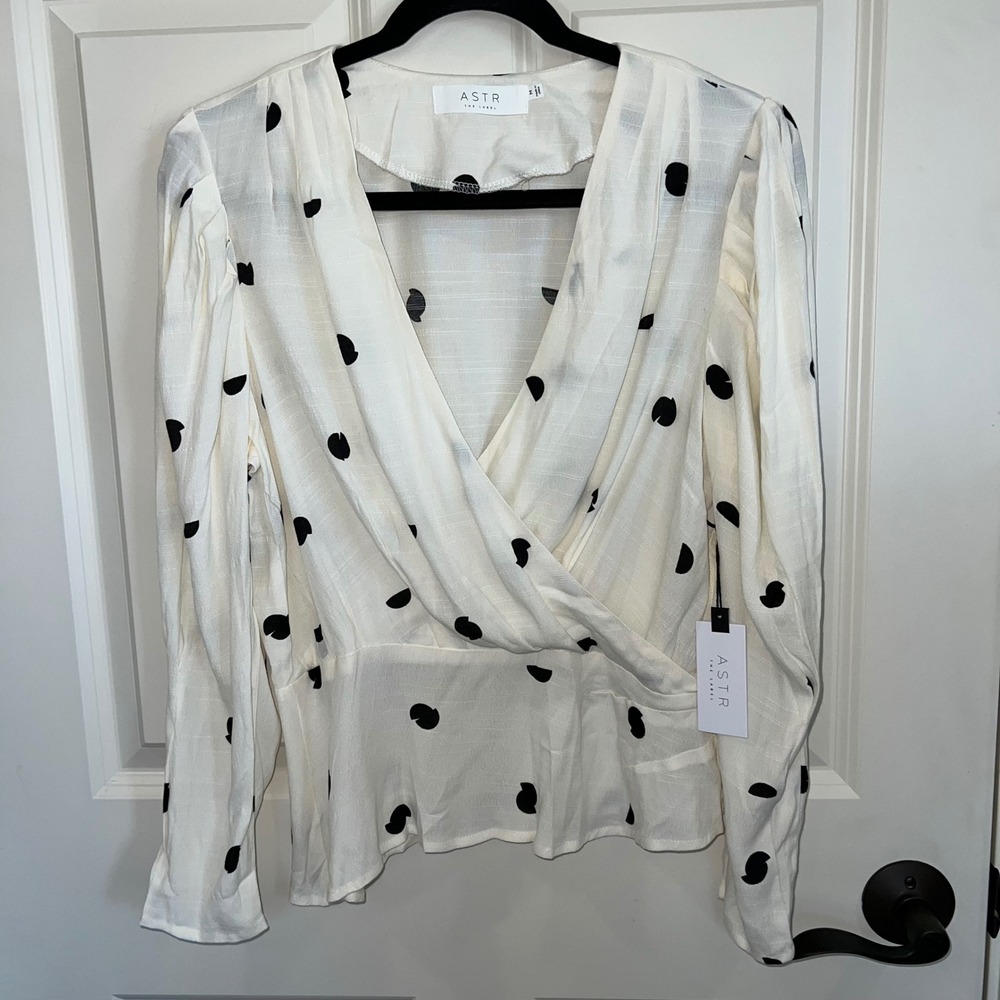 NWT ASTR the Label‎ Mia Long Sleeve Wrap Front Sheer Blouse Cream Black Dot Med